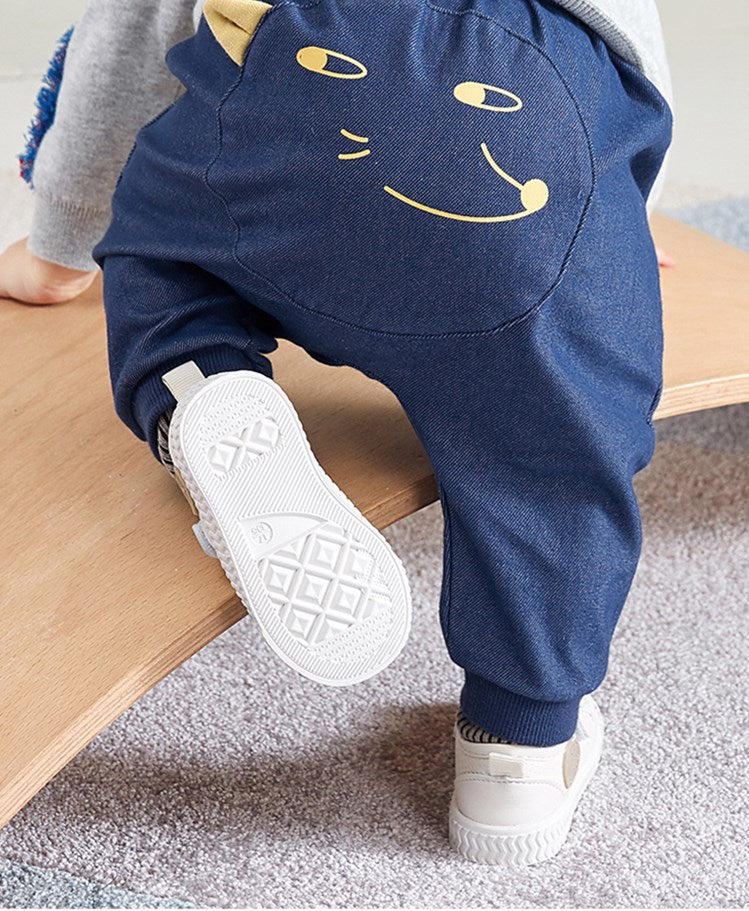 Product Title: Cotton Cuddlewear: Comfy Pure Cotton PP Pants for Babies